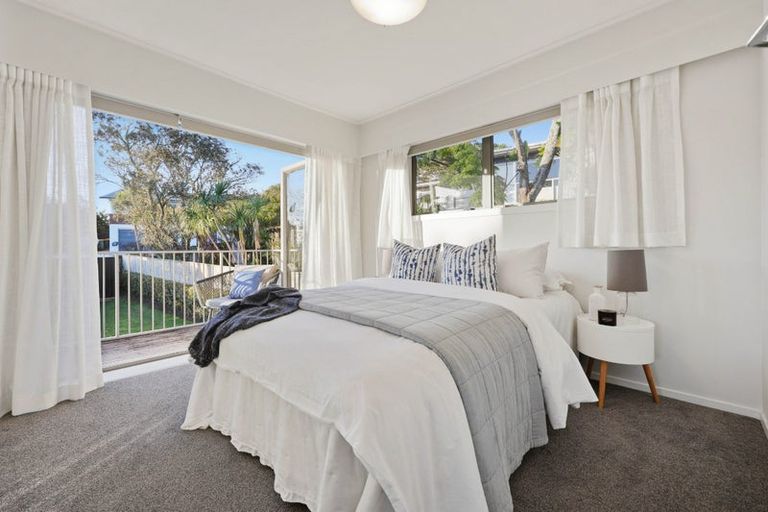 Photo of property in 5 Liston Crescent, Cockle Bay, Auckland, 2014