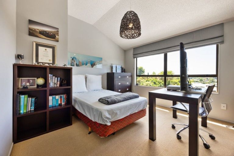 Photo of property in 10 Grassy Downs Place, St Andrews, Hamilton, 3200