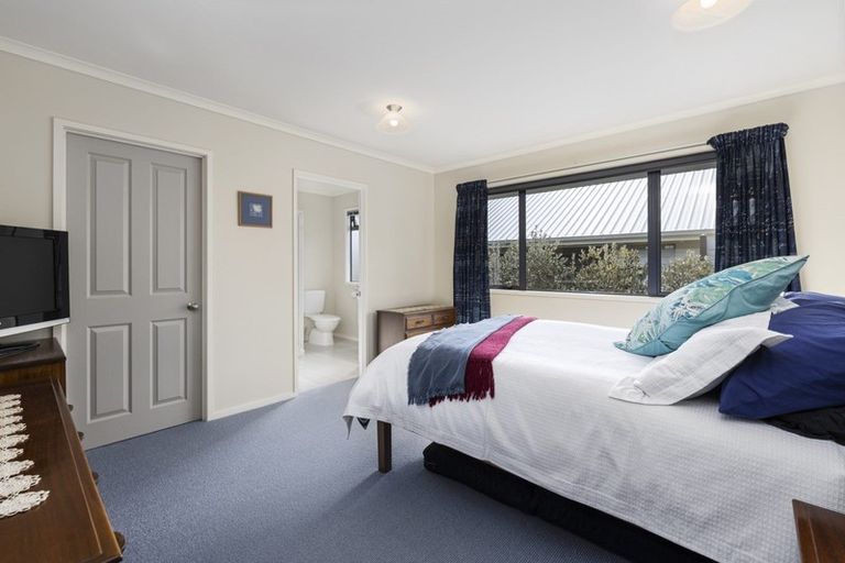 Photo of property in 14 Lakemere Way, Kinloch, Taupo, 3377