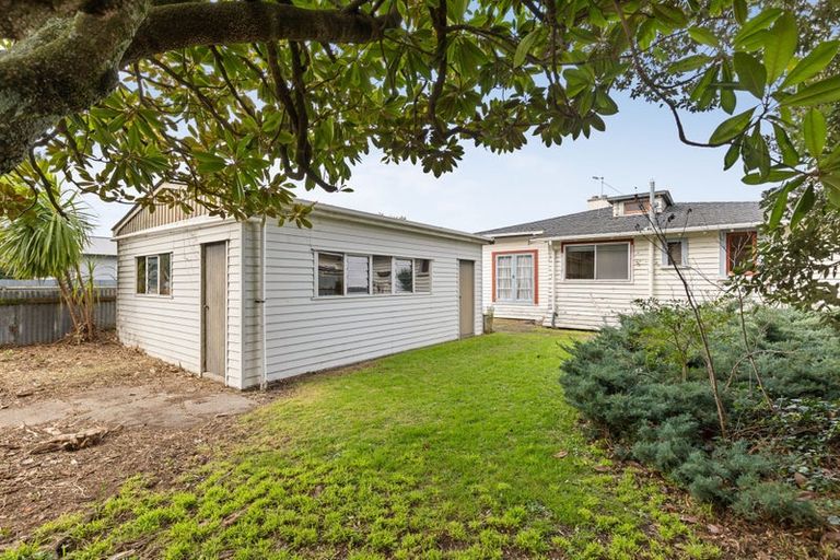 Photo of property in 54 Miro Street, Takaro, Palmerston North, 4410