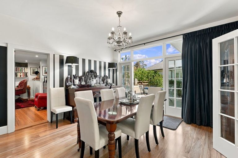 Photo of property in 17 Heaton Rhodes Place, Cashmere, Christchurch, 8022