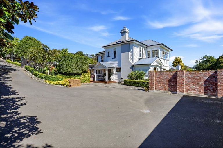 Photo of property in 17 Heaton Rhodes Place, Cashmere, Christchurch, 8022