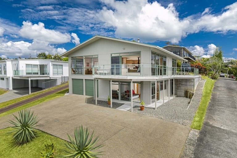 Photo of property in 84 Shakespear Road, Army Bay, Whangaparaoa, 0930