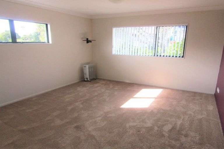 Photo of property in 3/41 Okura River Road, Okura, Albany, 0792