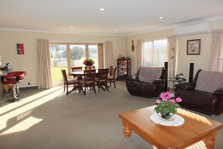 Photo of property in 6 Teppett Place, Foxton Beach, Foxton, 4815
