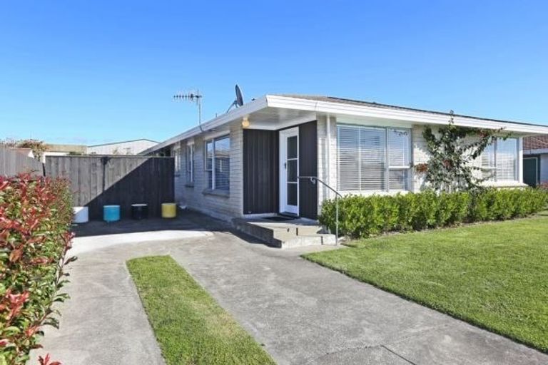 Photo of property in 1/410 Avenue Road West, Hastings, 4122