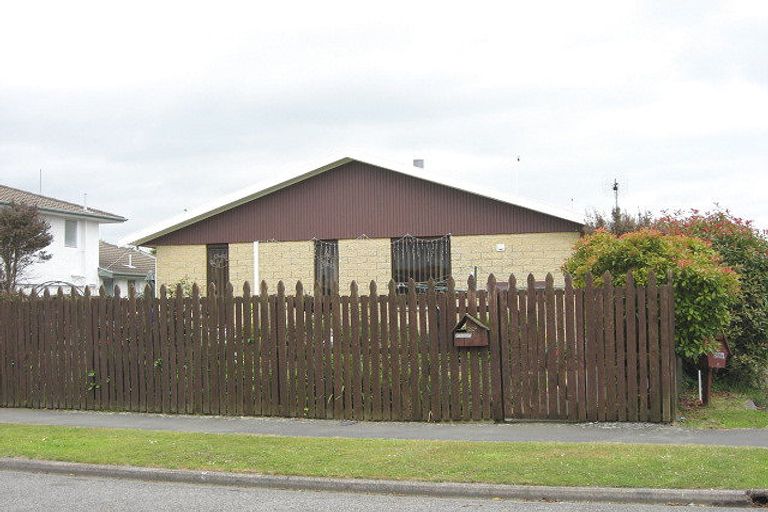 Photo of property in 2/22 Ingrid Street, Parklands, Christchurch, 8083