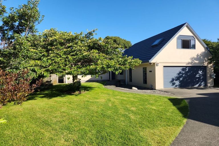 Photo of property in 112 Langdale Avenue, Paraparaumu, 5032