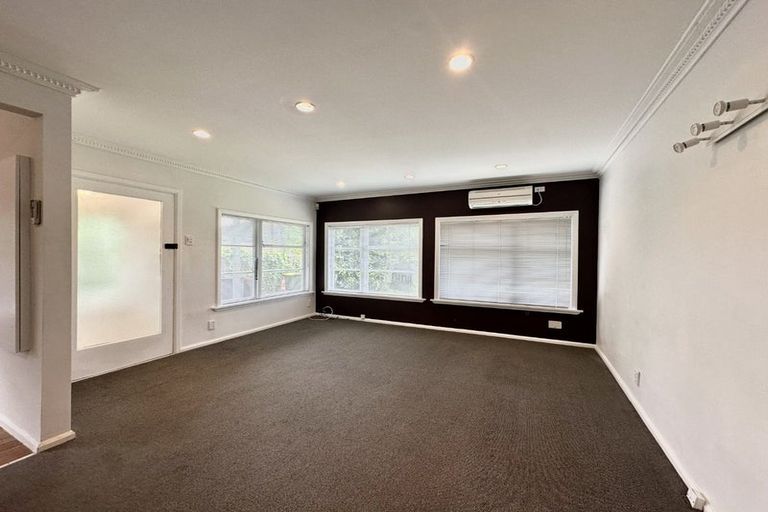 Photo of property in 396 Stokes Valley Road, Stokes Valley, Lower Hutt, 5019