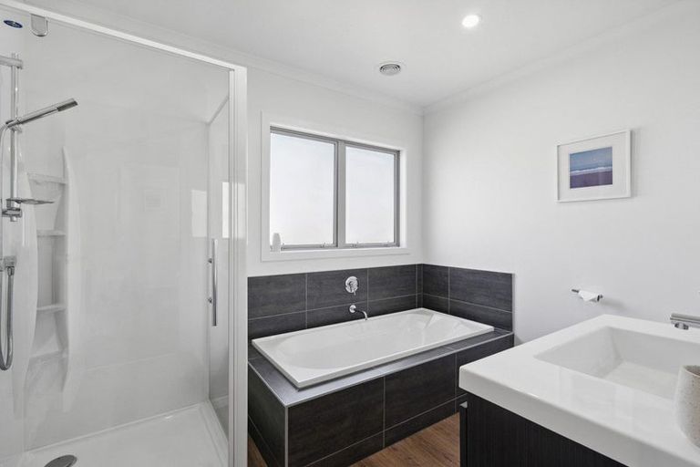 Photo of property in 54 Resolution Drive, Whitby, Porirua, 5024