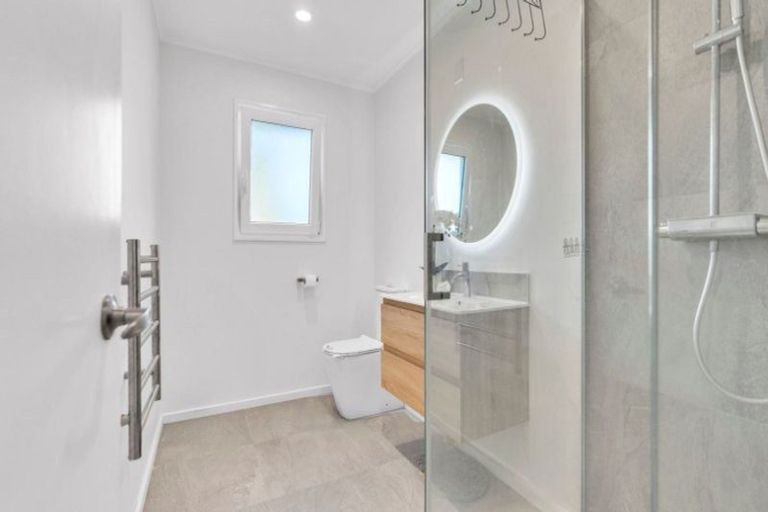 Photo of property in 136 Avonhead Road, Avonhead, Christchurch, 8042