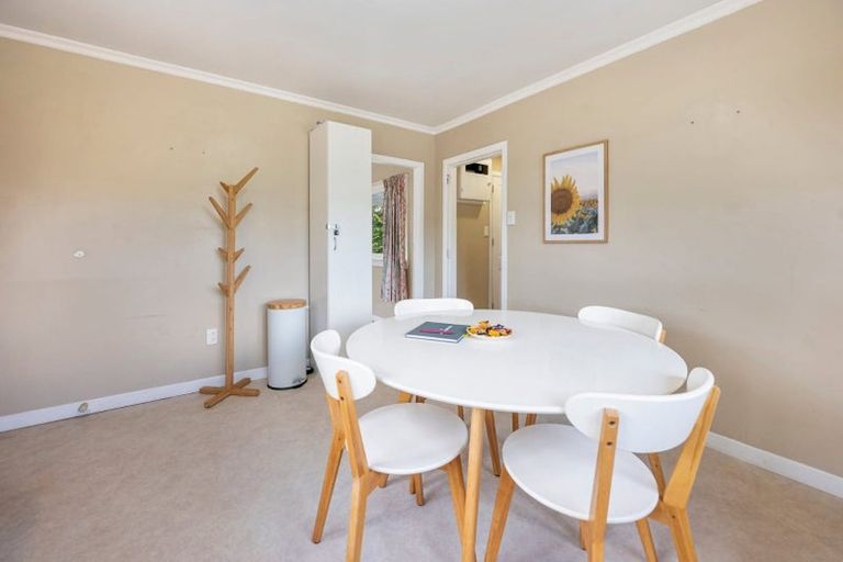 Photo of property in 27 Robinson Avenue, Holdens Bay, Rotorua, 3010