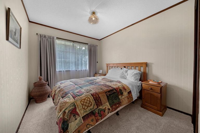 Photo of property in 11 Jessika Place, Conifer Grove, Takanini, 2112