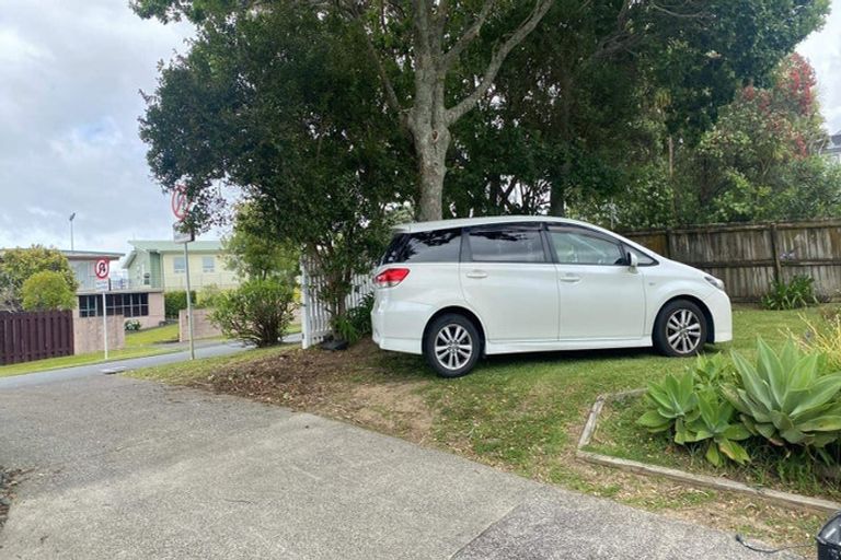 Photo of property in 1/17 Sartors Avenue, Northcross, Auckland, 0630
