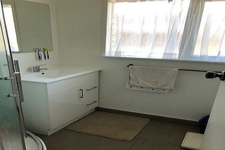 Photo of property in 1/4 Keldale Place, Forrest Hill, Auckland, 0620