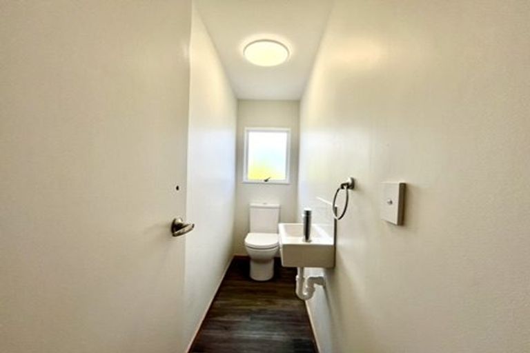 Photo of property in 25 Geoffrey Road, Torbay, Auckland, 0630