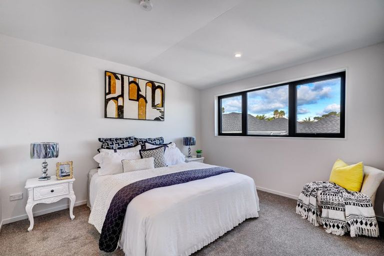 Photo of property in 1/20 William Souter Street, Forrest Hill, Auckland, 0620