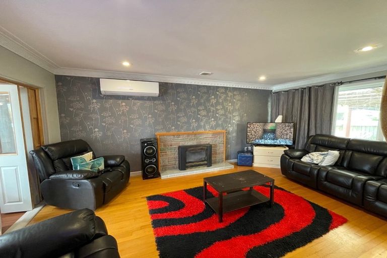Photo of property in 9 Malcolm Place, Mangere East, Auckland, 2024
