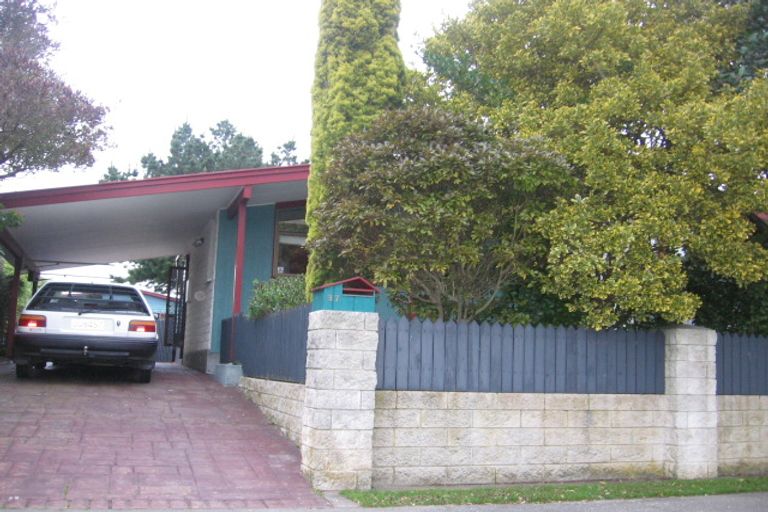 Photo of property in 37 Rosedale Crescent, Cloverlea, Palmerston North, 4412