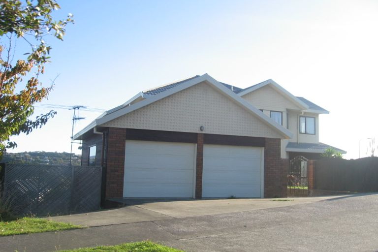 Photo of property in 2 Saunders Close, Whitby, Porirua, 5024