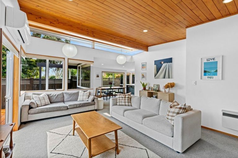 Photo of property in 190a Hutchinson Avenue, New Lynn, Auckland, 0600