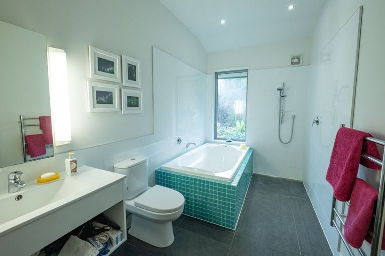 Photo of property in 118 Ngarara Road, Waikanae, 5036