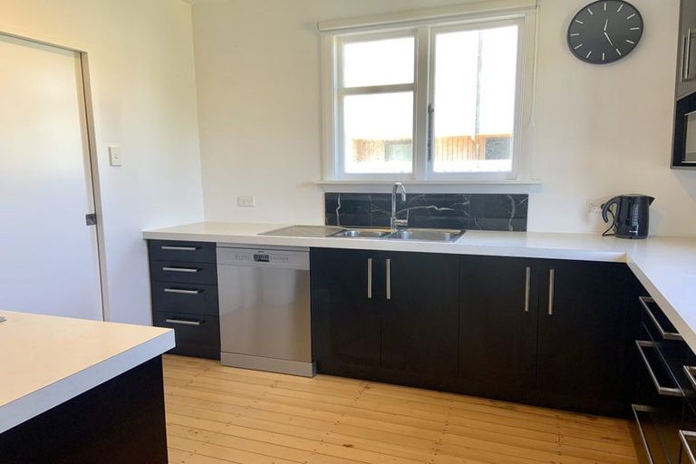 Photo of property in 154 Marine Parade, New Brighton, Christchurch, 8083