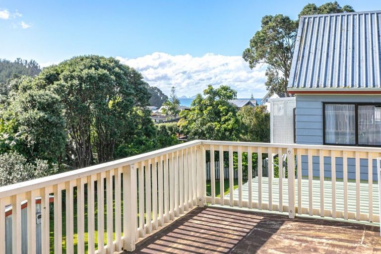 Photo of property in 104 Titiro Place, Onemana, Whangamata, 3691