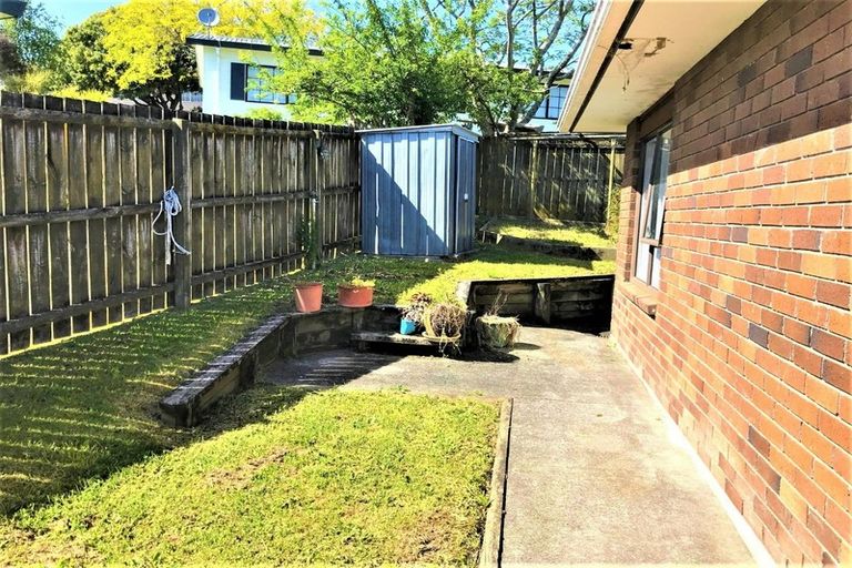 Photo of property in 2 Sherpa Place, Massey, Auckland, 0614