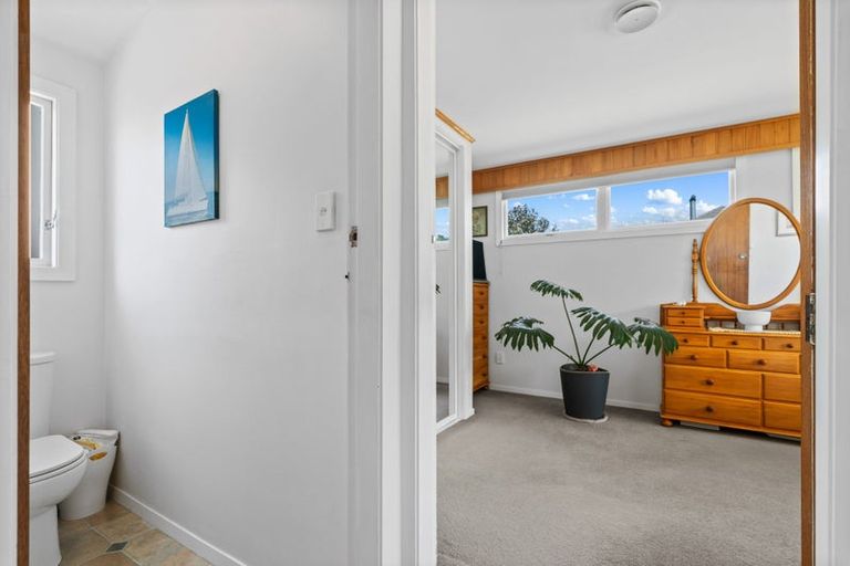 Photo of property in 94 Warren Crescent, Hillmorton, Christchurch, 8025