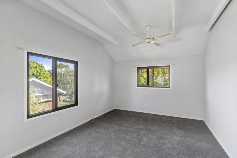 Photo of property in 1/6 Tahinga Street, Northcote, Auckland, 0627