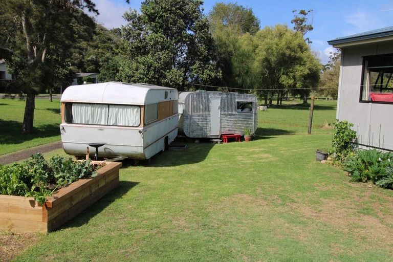 Photo of property in 116 Pinewood Court, Matarangi, Whitianga, 3592