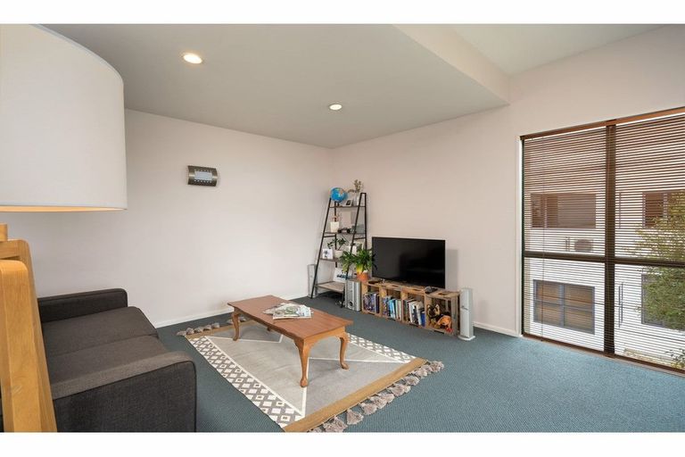 Photo of property in 229b Mount Pleasant Road, Mount Pleasant, Christchurch, 8081