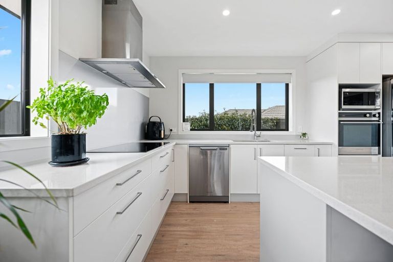 Photo of property in 63 Ladeira Place, Fitzroy, Hamilton, 3206