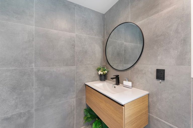 Photo of property in 2/80 Mccormacks Bay Road, Mount Pleasant, Christchurch, 8081