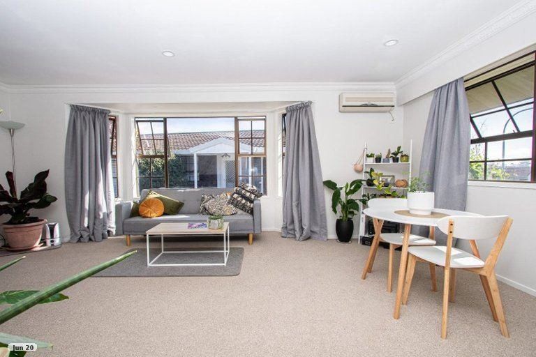 Photo of property in 43a Sheridan Crescent, Leamington, Cambridge, 3432