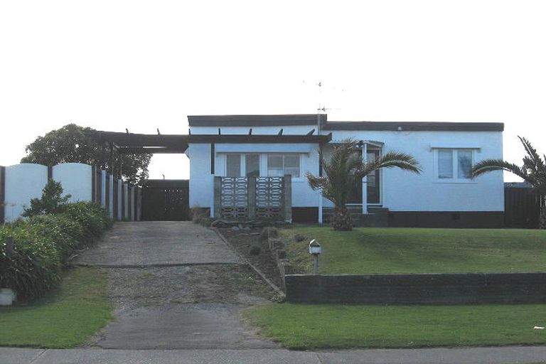 Photo of property in 42 Matai Street, Castlecliff, Whanganui, 4501