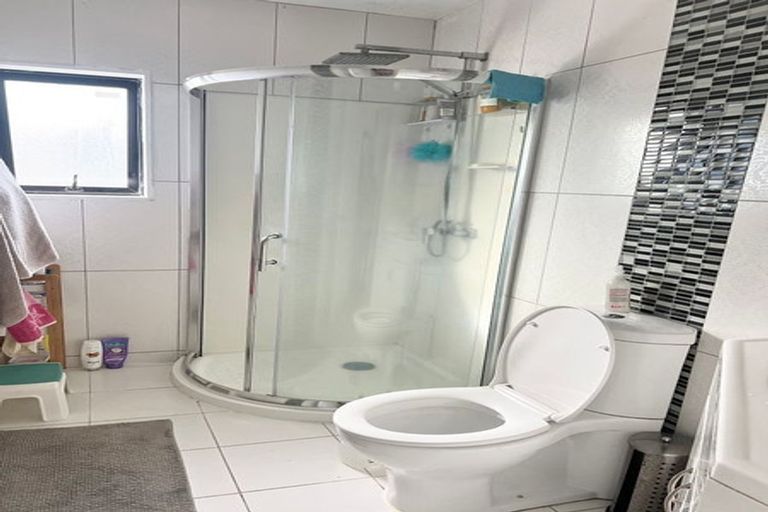 Photo of property in 38 Kenderdine Road, Papatoetoe, Auckland, 2025