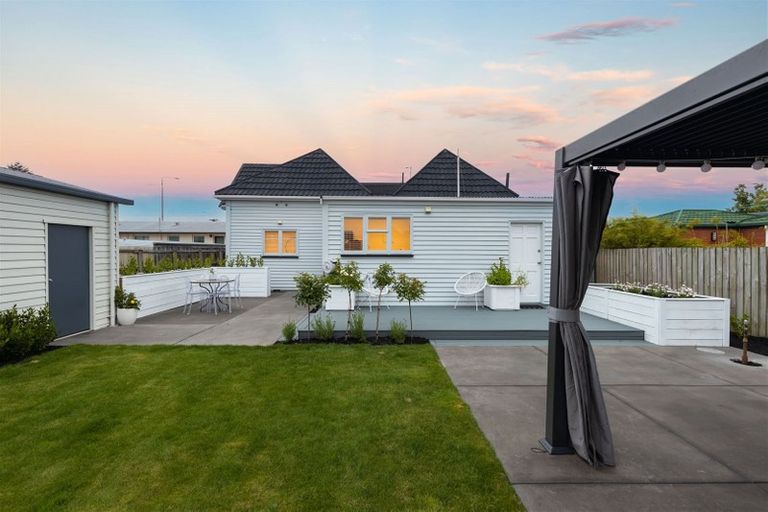 Photo of property in 8 North Parade, Richmond, Christchurch, 8013