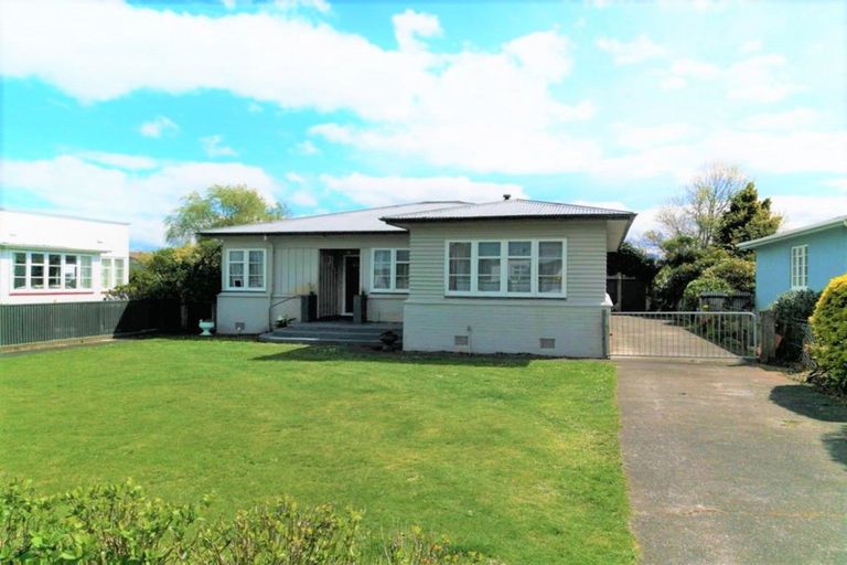 Photo of property in 15 Thyra Street, Dannevirke, 4930