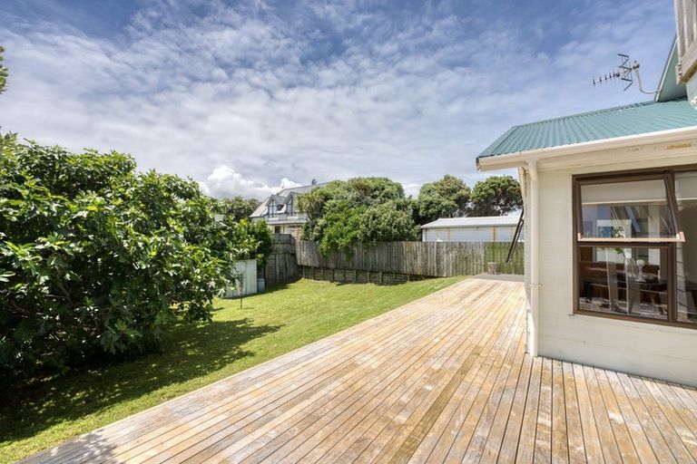 Photo of property in 13 Reeves Street, Waikanae Beach, Waikanae, 5036