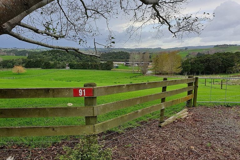 Photo of property in 91 Jumna Road, Maungaturoto, 0587