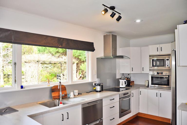 Photo of property in 177 Sandspit Road, Shelly Park, Auckland, 2014