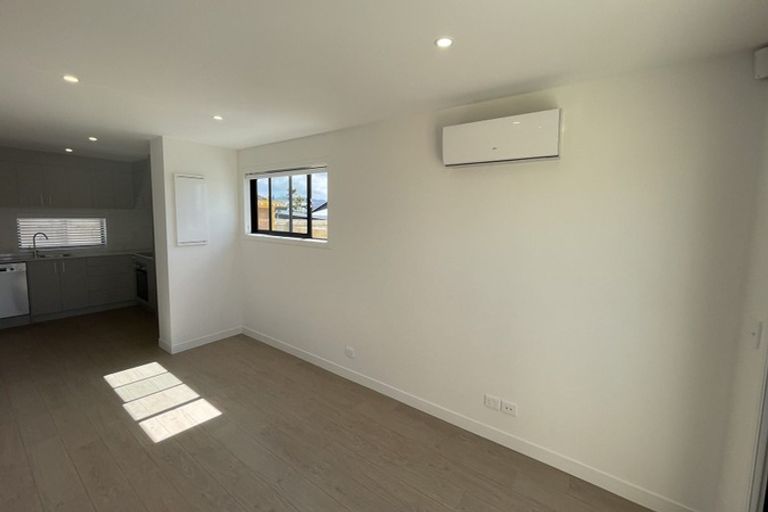 Photo of property in 9/5 Brandon Road, Glen Eden, Auckland, 0602