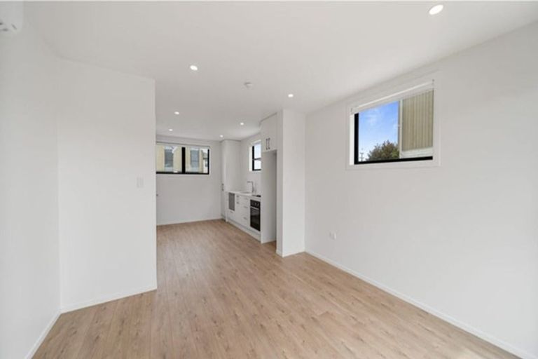 Photo of property in 8/39 Pakuranga Road, Pakuranga, Auckland, 2010