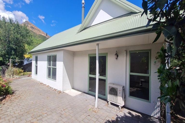 Photo of property in 63 Centennial Avenue, Arrowtown, 9302