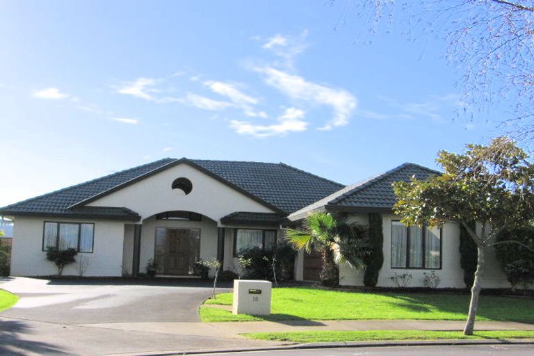 Photo of property in 21 Mellefont Close, East Tamaki Heights, Auckland, 2016