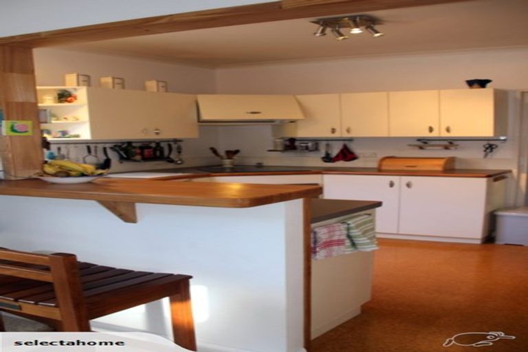 Photo of property in 12 Maire Street, Eastbourne, Lower Hutt, 5013