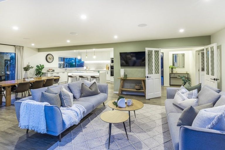 Photo of property in 54 Regency Crescent, Redwood, Christchurch, 8051