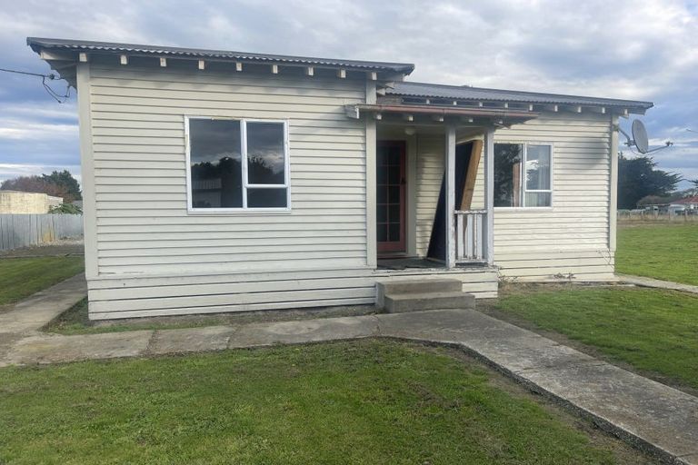 Photo of property in 50 Seaward Road, Edendale, 9825